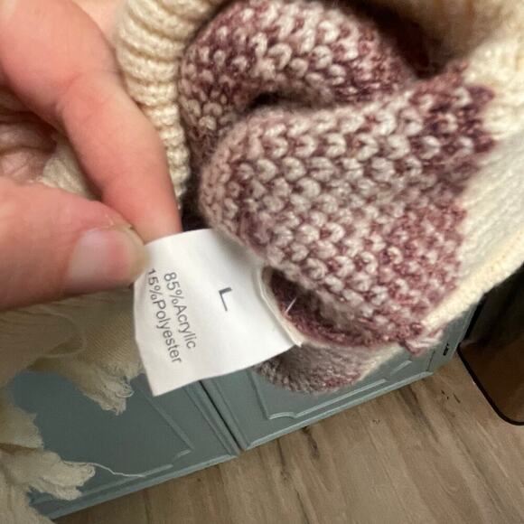 E Pretty Distressed Animal Print Soft Sweater Size Large EUC V Neck Stretchy - Picture 4 of 4